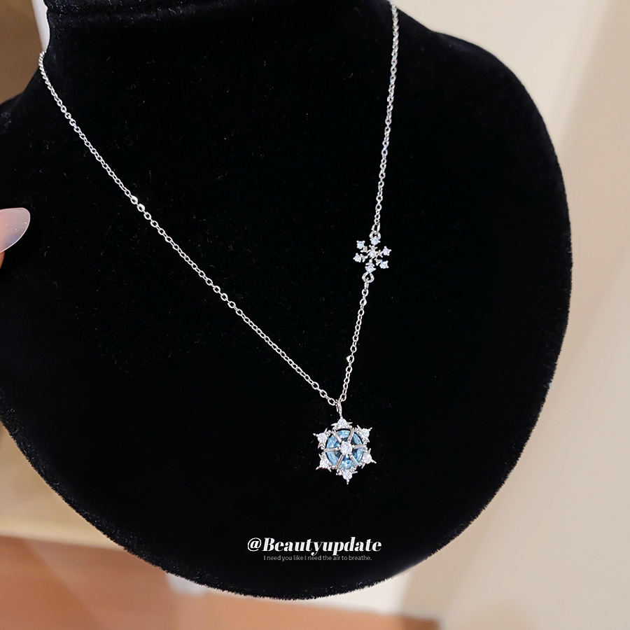 Sparkling Ice Crystal Snowflak - Layered Pendant Necklace Aesthetic 评论和价格