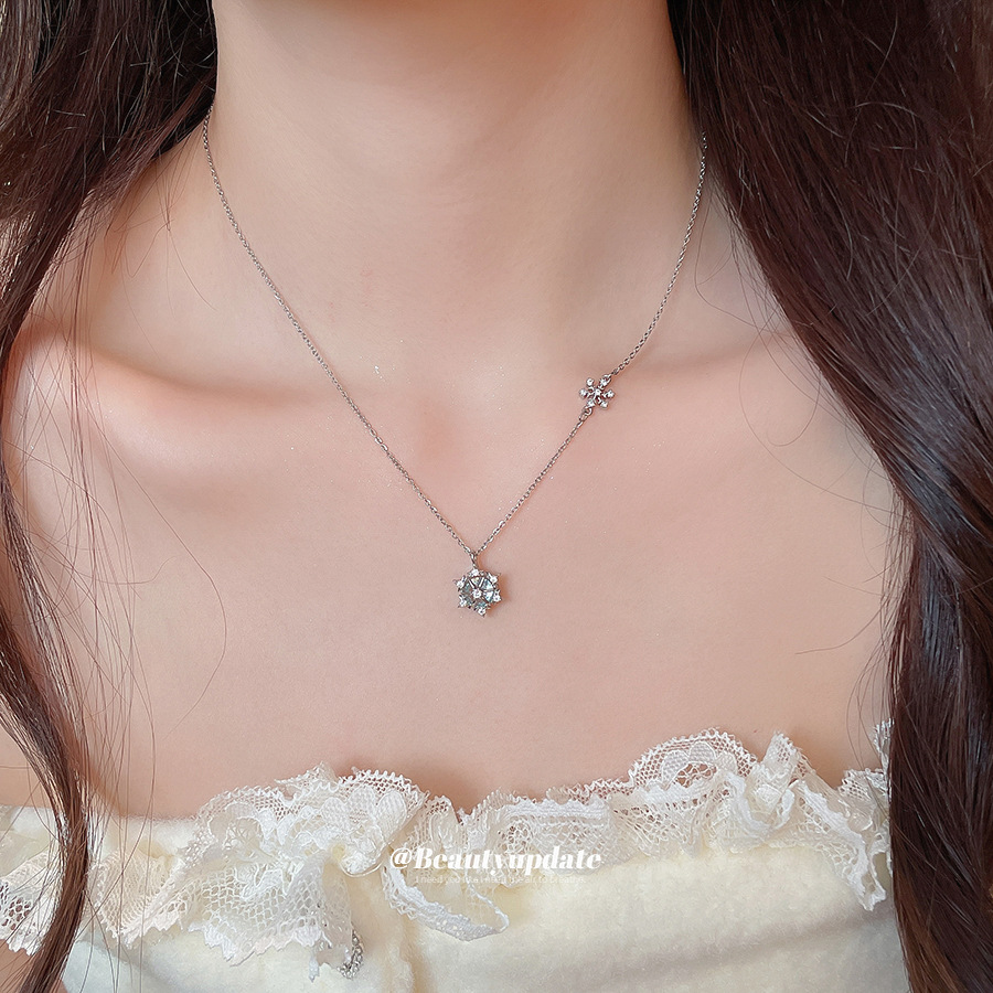 Sparkling Ice Crystal Snowflak - Layered Pendant Necklace Aesthetic 评论和价格
